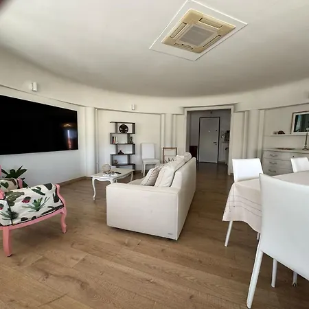 Intero Sul Mare Passeggiata Apartment Viareggio