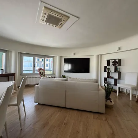 Апартаменты Intero Sul Mare Passeggiata Виареджо