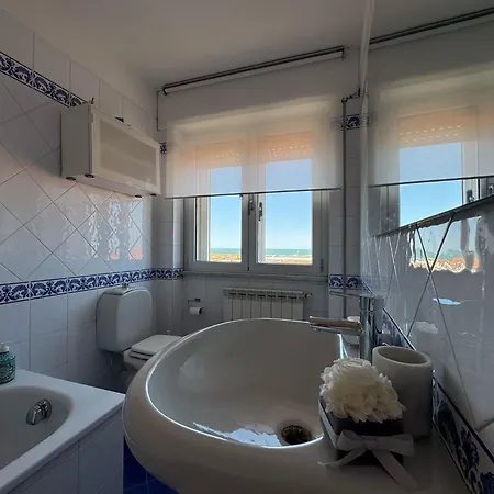 Intero Sul Mare Passeggiata Apartment Viareggio